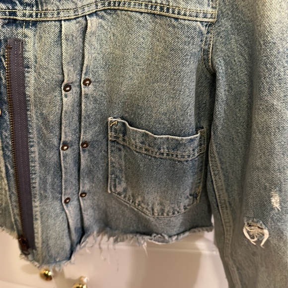 Free People Distressed Denim Jacket Small - Picture 5 of 7